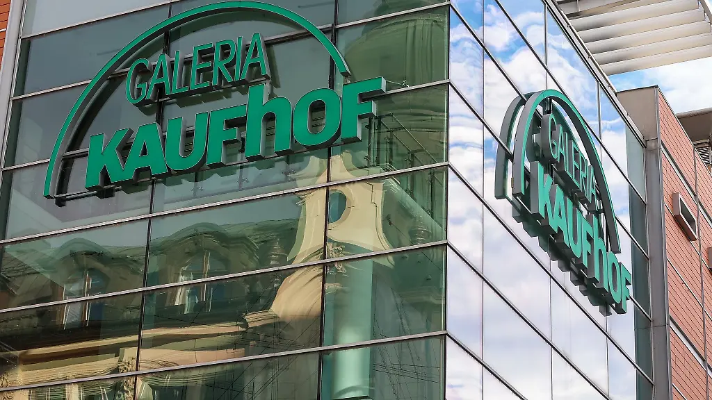Blick-auf-eine-Filiale-des-Galeria-Kaufhof-in-Leipzig