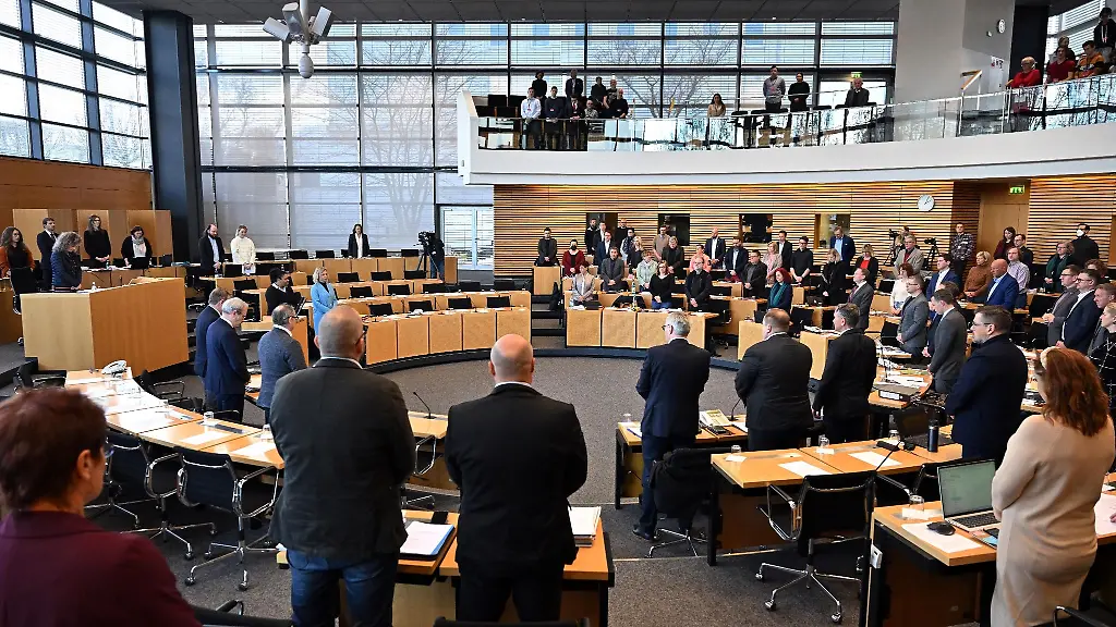 Blick-in-den-Plenarsaal-des-Thueringer-Landtags