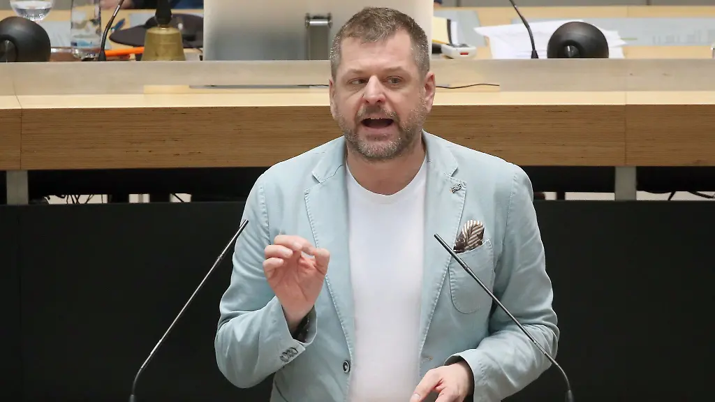 Werner-Graf-Buendnis90-Gruene-spricht-im-Berliner-Abgeordnetenhaus