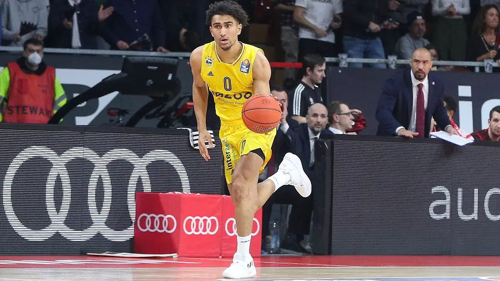 Maodo-Lo-von-Alba-Berlin-in-Aktion