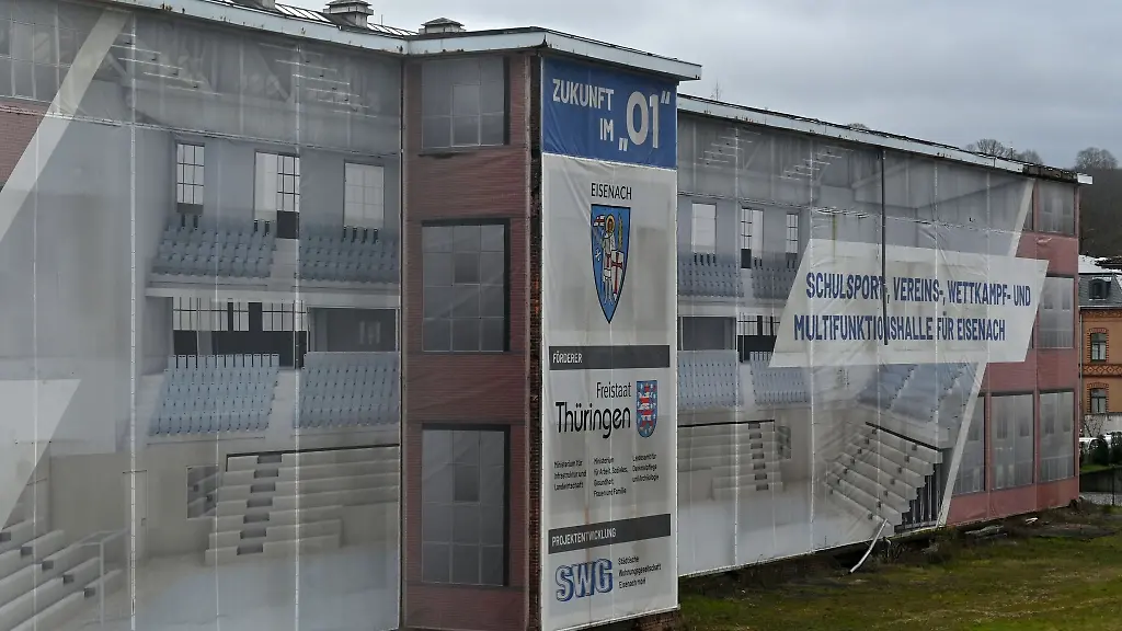 Blick-auf-Industriedenkmal-O1-auf-dem-Gelaende-des-frueheren-Automobilwerks-Eisenach