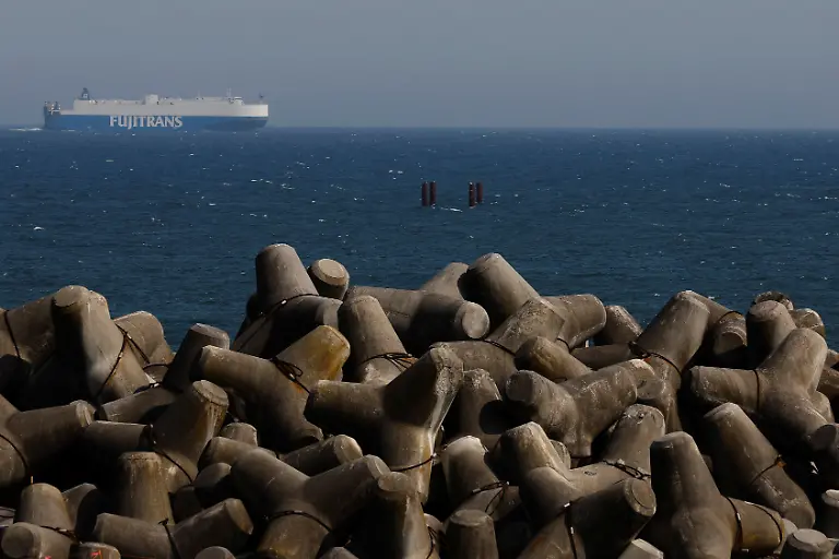 2023-03-09T230125Z-1582287548-RC2FPZ9PIZ1H-RTRMADP-3-JAPAN-FUKUSHIMA-WATER-FISH