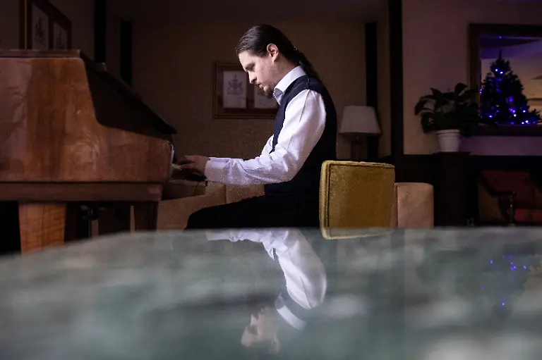 Antropov-am-Klavier-in-Lobby