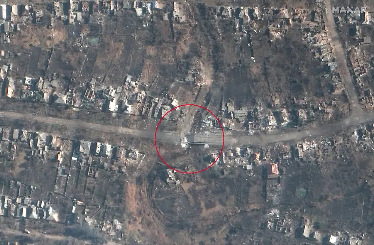 Circle-10-destroyed-bridge-and-roadway-southern-bakhmut-ukraine-6march2023-wv3