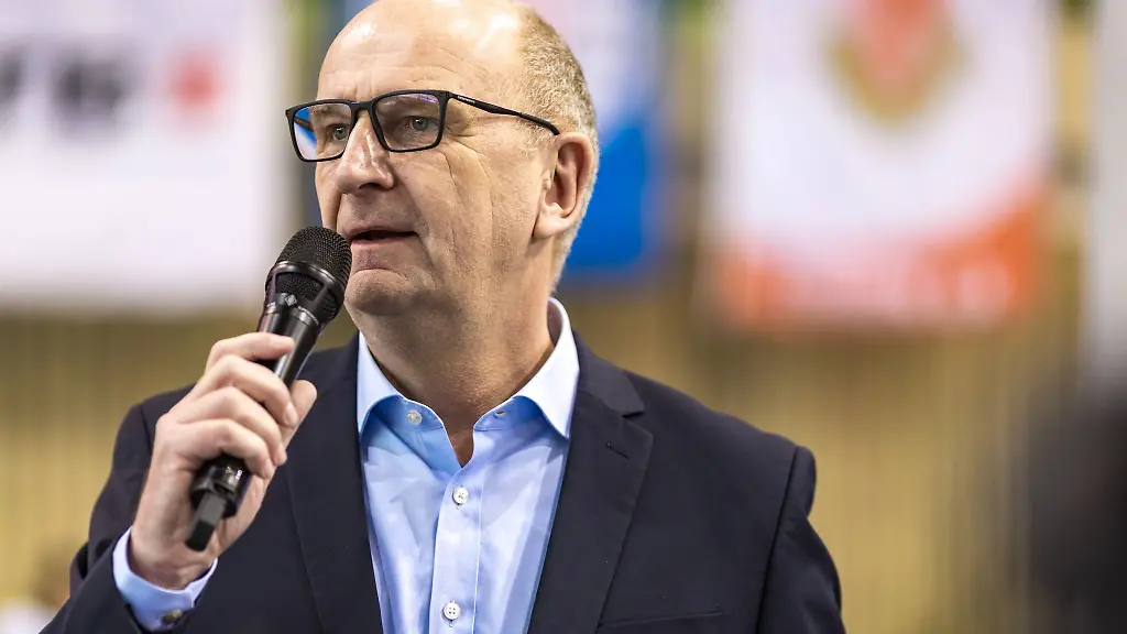 Dietmar-Woidke-SPD-Ministerpraesident-des-Landes-Brandenburg-spricht