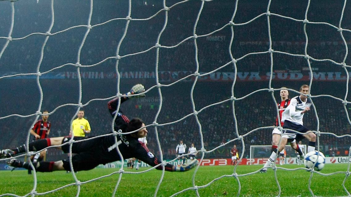 Ausgekontert: Peter Crouch schießt Tottenham zehn Minuten vor Schluss zum Auswärtssieg in Mailand.