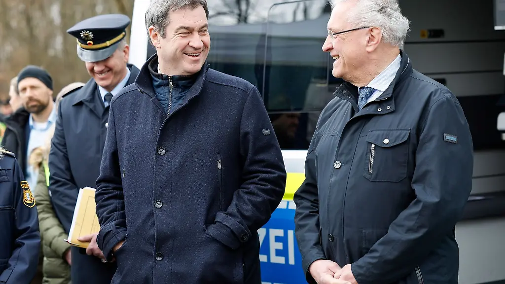 Bayerns-Ministerpraesident-Markus-Soeder-l-CSU-und-Innenminister-Joachim-Herrmann-CSU