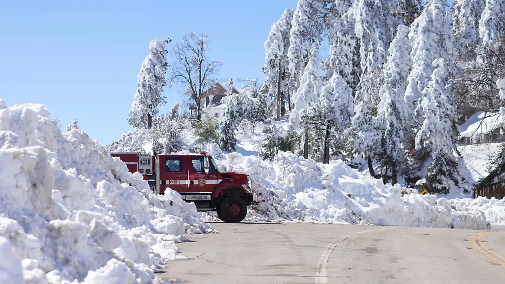 2023-03-03T000050Z-1046810217-RC2XLZ9U9AAW-RTRMADP-3-USA-WEATHER