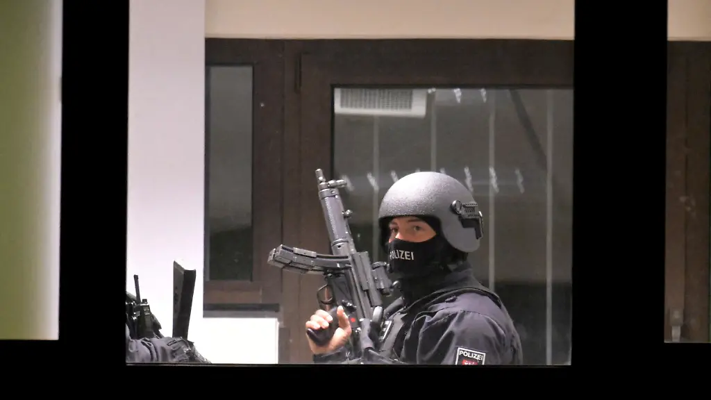 4cb634498ceb41db6cee8cf58d64f50e