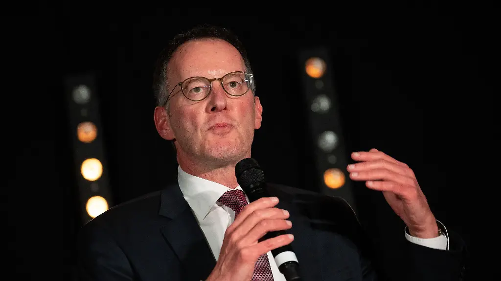 Michael-Ebling-Minister-des-Innern-und-fuer-Sport-von-Rheinland-Pfalz