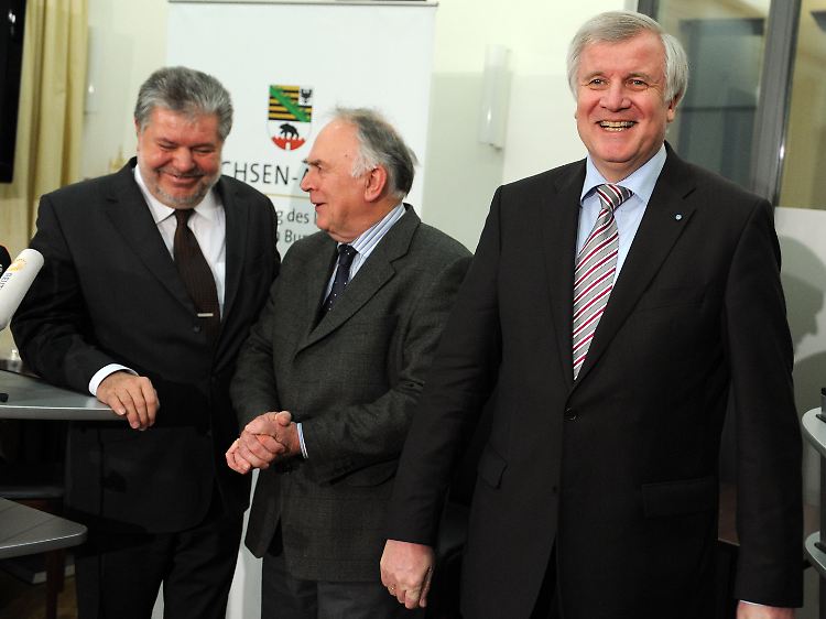 Die Dreier-Runde aus Beck, Böhmer und Seehofer (von links) sieht sich in der Zielgeraden - hat aber die Rechnung ohne die Kanzlerin gemacht.