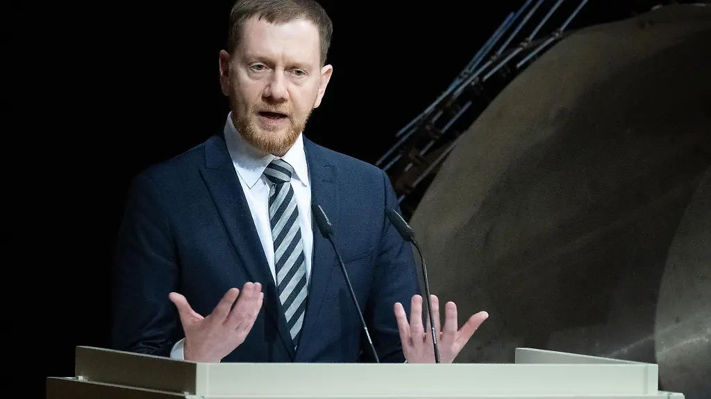 Michael-Kretschmer-CDU-Ministerpraesident-von-Sachsen-spricht