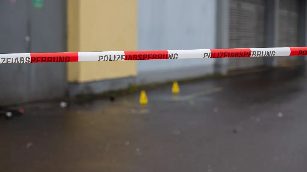 Markierungen-stehen-am-Tatort-in-Trier