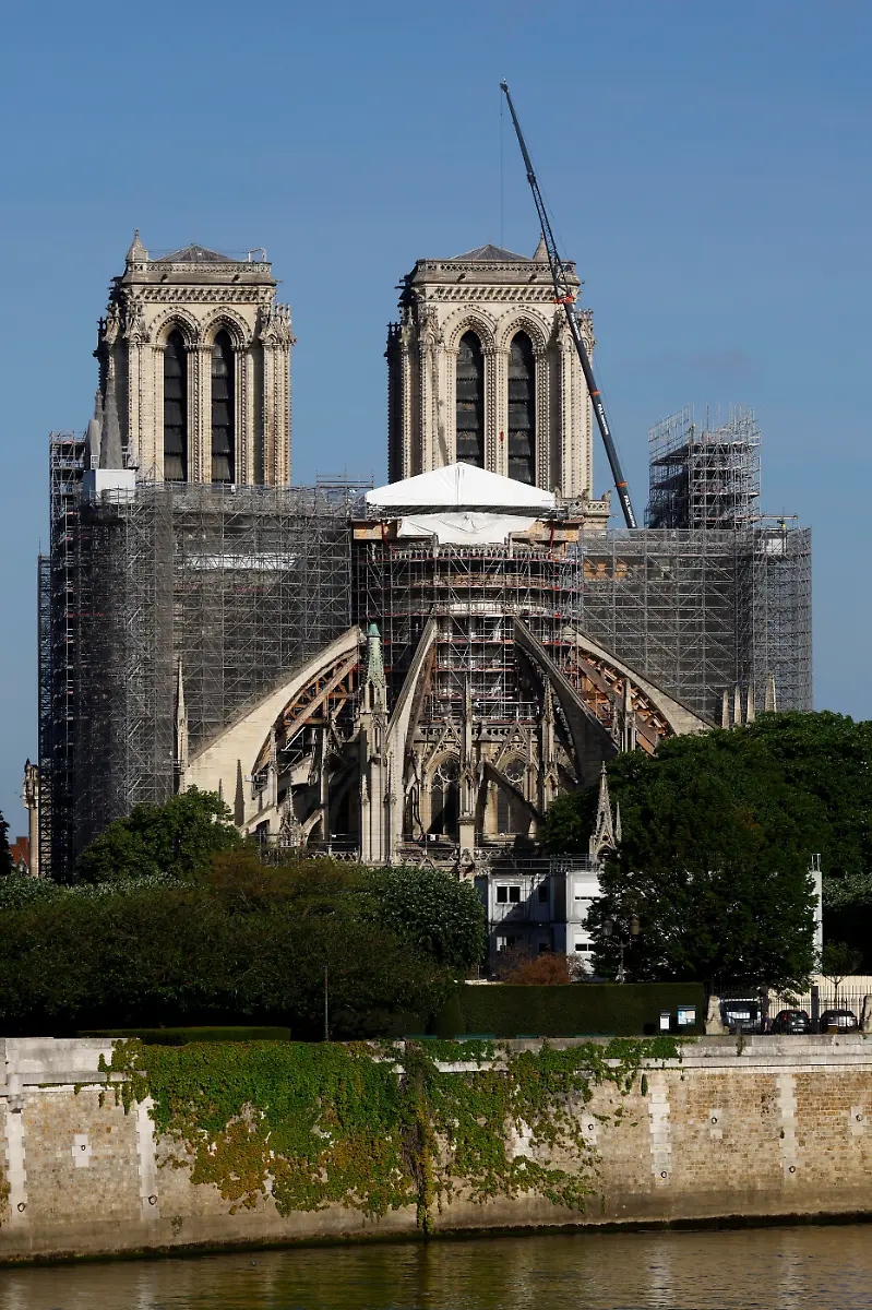 2022-05-12T090325Z-564607293-RC2J5U9M9LPF-RTRMADP-3-FRANCE-NOTREDAME