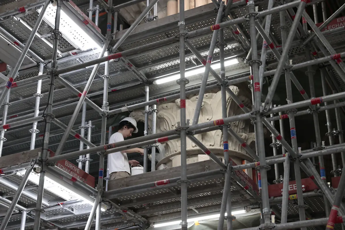 2022-07-28T123015Z-1442186651-RC20LV9EEZLR-RTRMADP-3-FRANCE-NOTREDAME