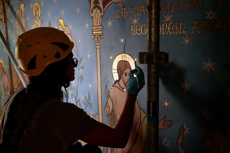 2022-07-28T123515Z-1921187388-RC20LV9XDBS4-RTRMADP-3-FRANCE-NOTREDAME