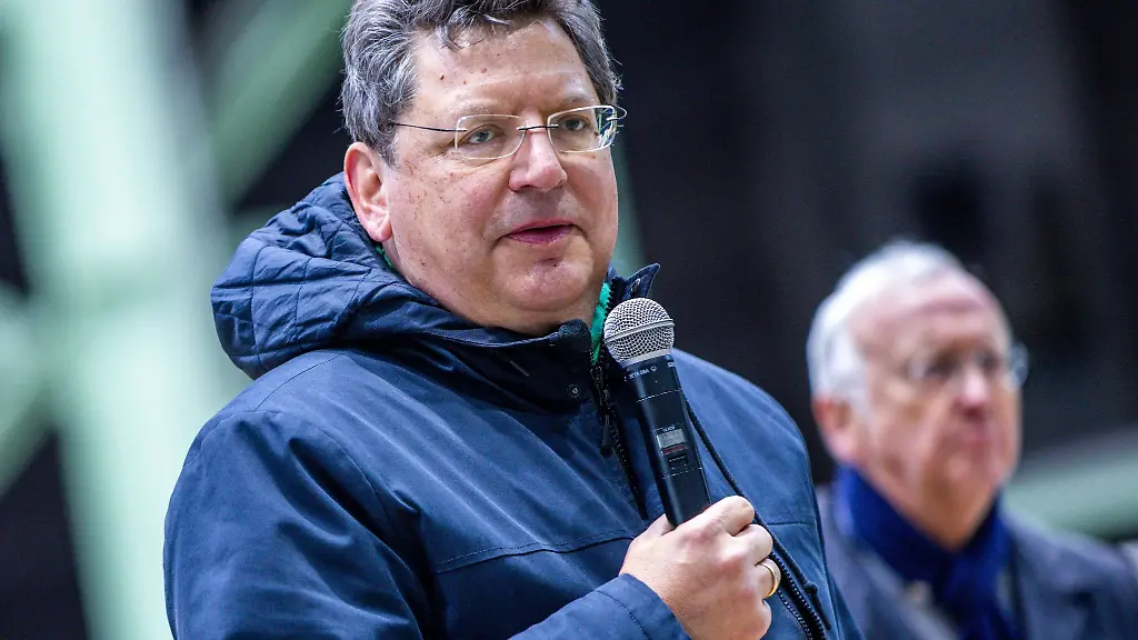 Reinhard-Meyer-SPD-der-Wirtschafts-Tourismus-und-Verkehrsminister-von-Mecklenburg-Vorpommern