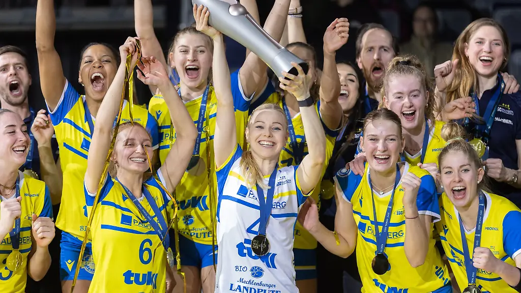 Das-Team-bleibt-kommende-Saison-fast-vollstaendig-zusammen