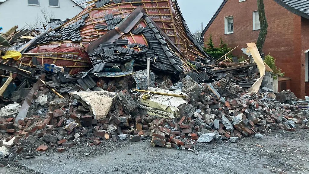 Die-Truemmer-des-Hauses-in-Bochum-Linden