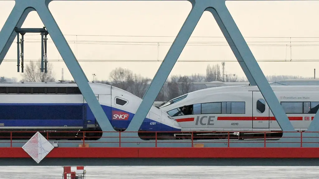 Wegen-eines-neuerlichen-Streiks-in-Frankreich-fallen-laut-Deutscher-Bahn-am-Mittwoch-alle-ICE-und-TVG-Zuege-im-grenzueberschreitenden-Verkehr-zwischen-Deutschland-und-Frankreich-aus