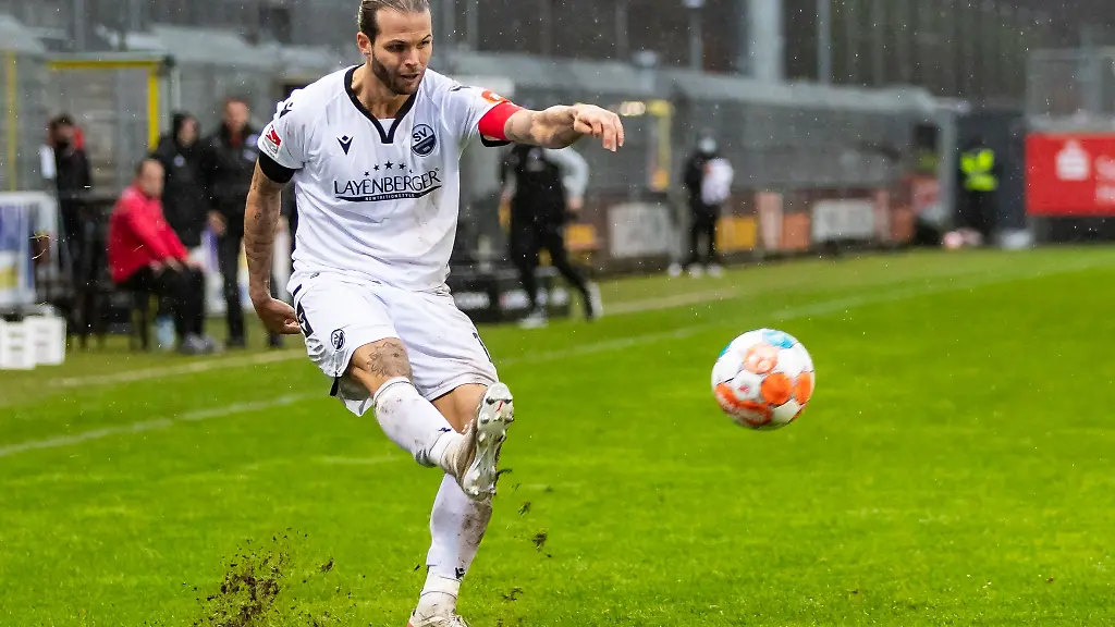 Sandhausens-Dennis-Diekmeier-in-Aktion