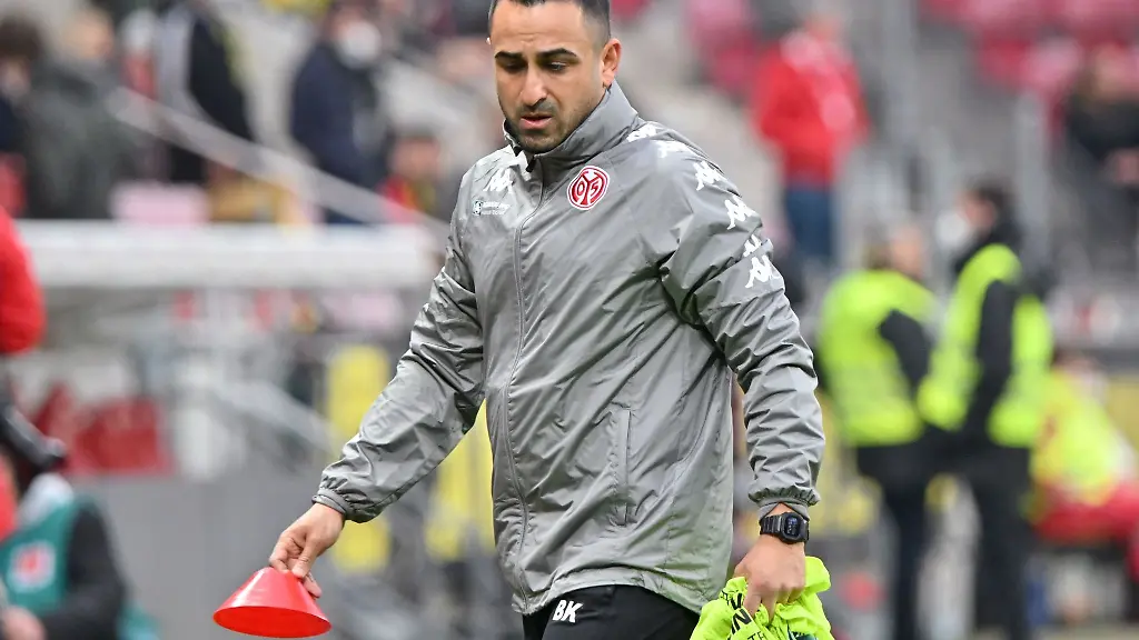 Der-Mainzer-Co-Trainer-Babak-Keyhanfar