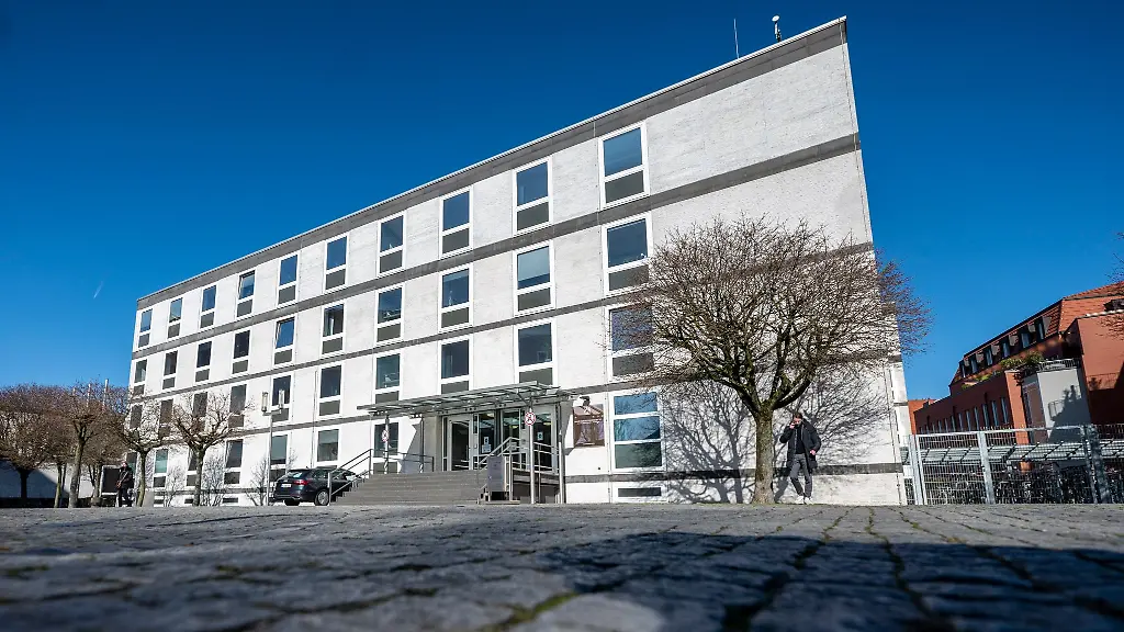 Aussenansicht-des-Oberverwaltungsgerichts