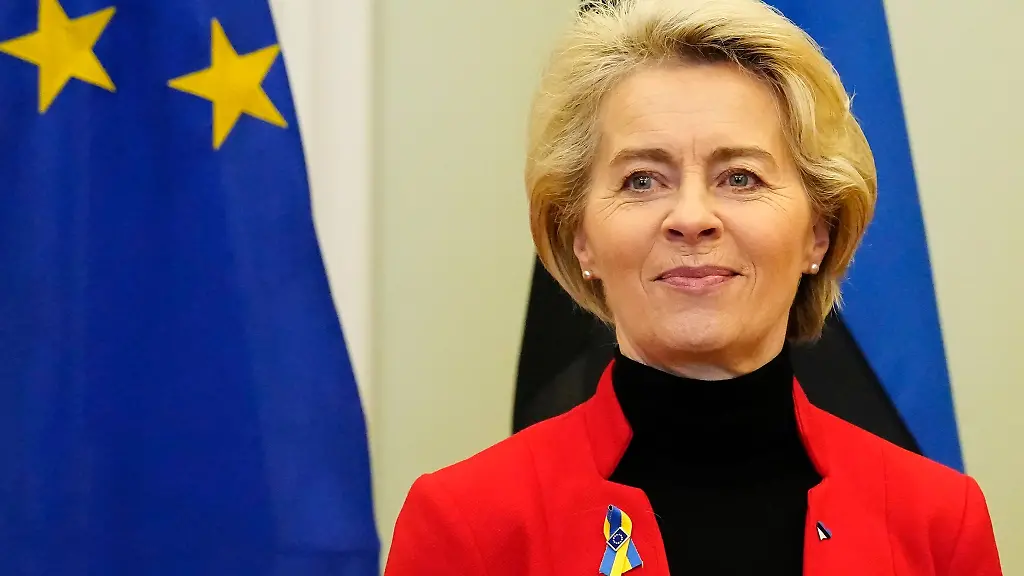 Ursula-von-der-Leyen-Praesidentin-der-Europaeischen-Kommission-laechelt