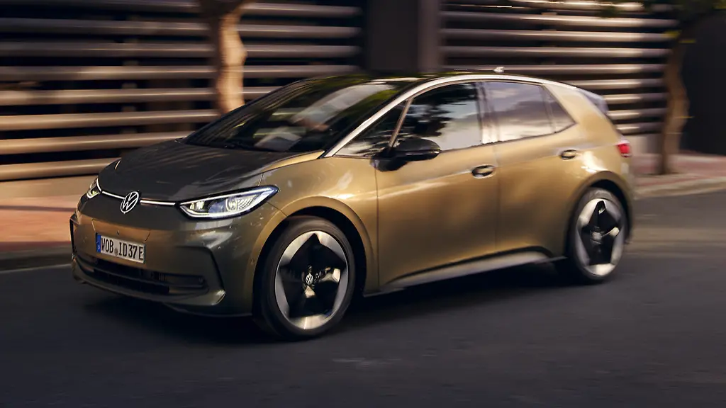 DB2023AU00146-medium