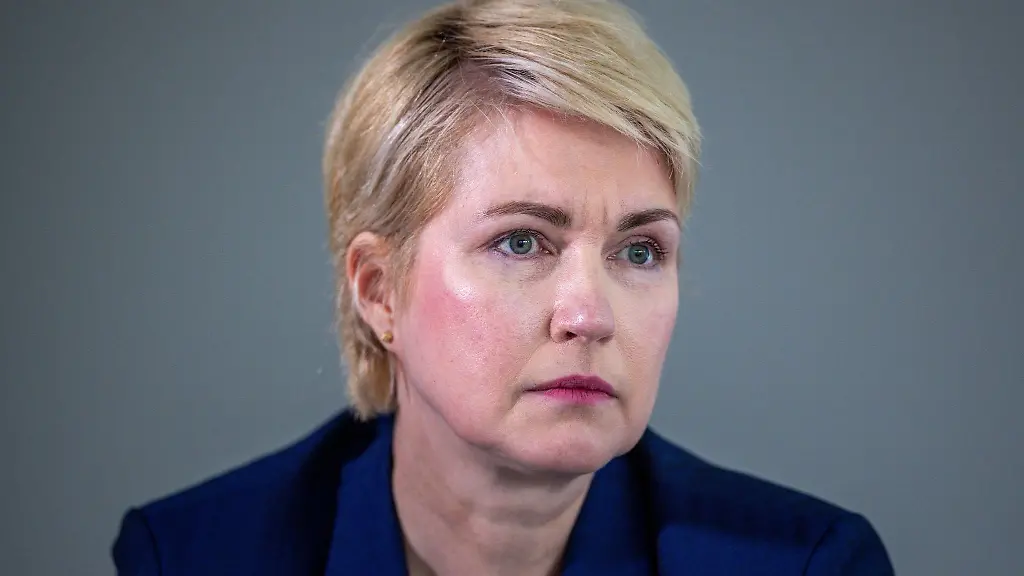 Manuela-Schwesig-SPD-Ministerpraesidentin-nimmt-an-einer-Pressekonferenz-teil