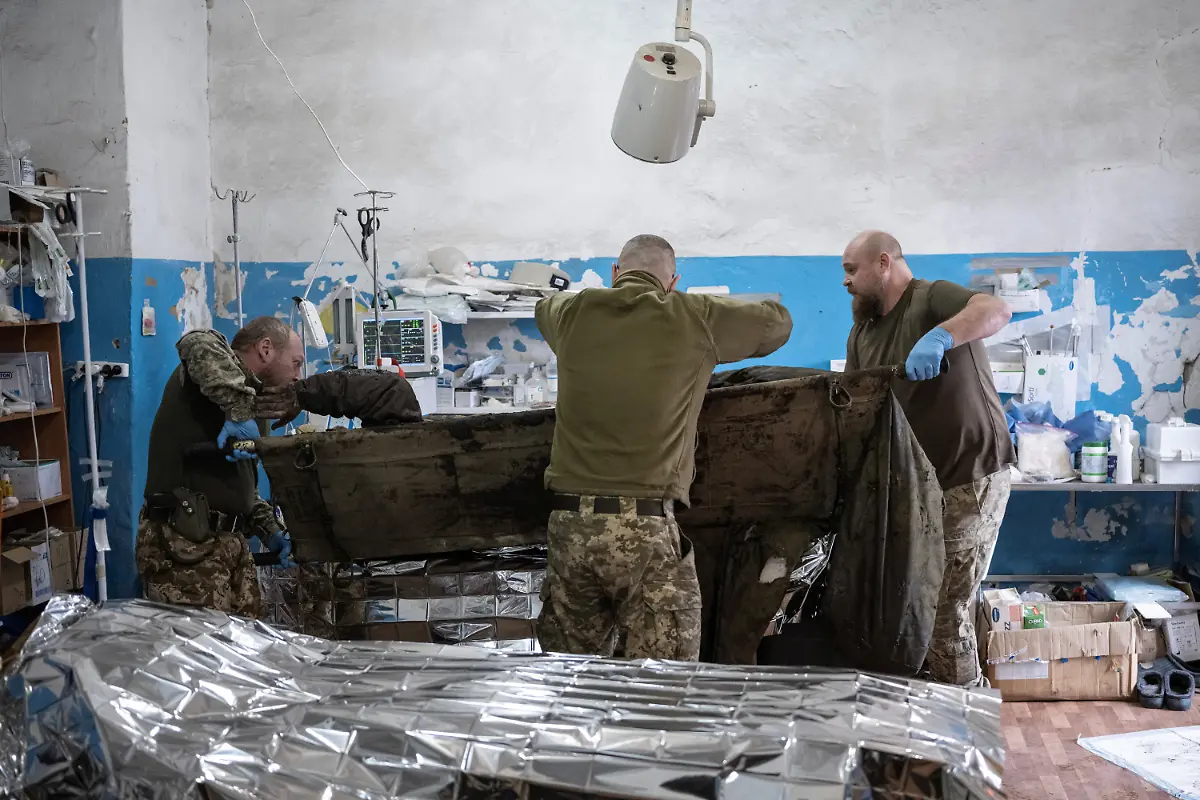 2023-02-21T080119Z-1348965350-RC2BEZ9EH9XM-RTRMADP-3-UKRAINE-CRISIS-FRONTLINE-MEDICS