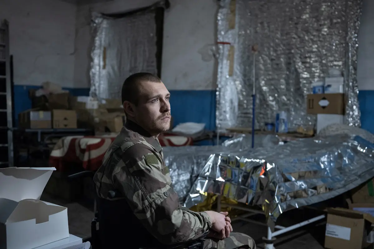 2023-02-21T080124Z-227577908-RC2BEZ9U7H6C-RTRMADP-3-UKRAINE-CRISIS-FRONTLINE-MEDICS