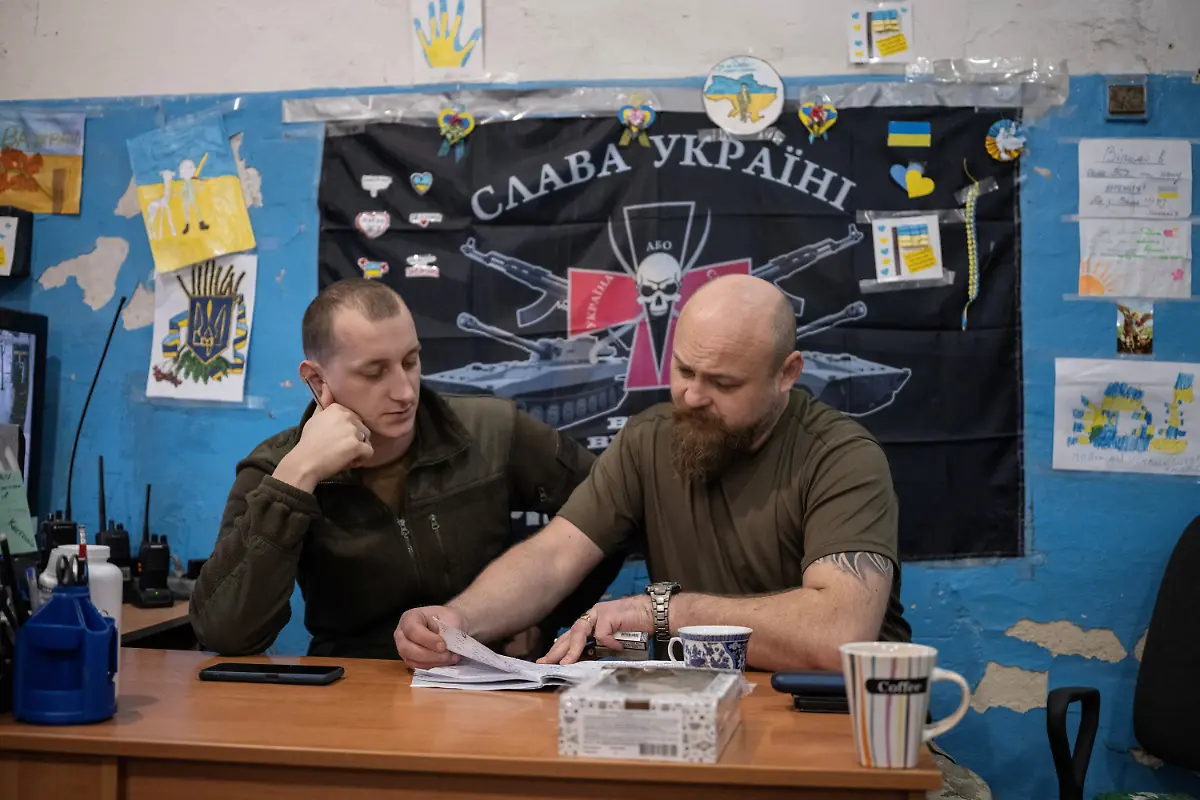 2023-02-21T080131Z-1261494406-RC2AEZ9YYXK9-RTRMADP-3-UKRAINE-CRISIS-FRONTLINE-MEDICS