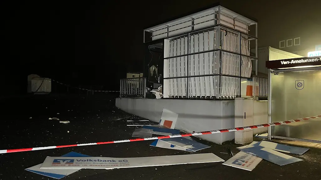 Ein-gesprengter-Geldautomat-in-Melle-im-Landkreis-Osnabrueck