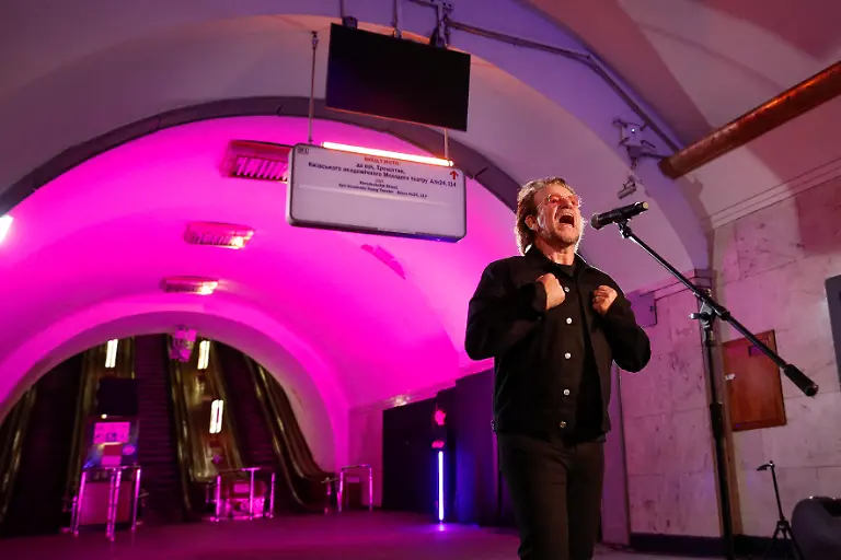 2022-05-08T000000Z-994058200-RC2Y2U9XMS5M-RTRMADP-3-UKRAINE-CRISIS-BONO