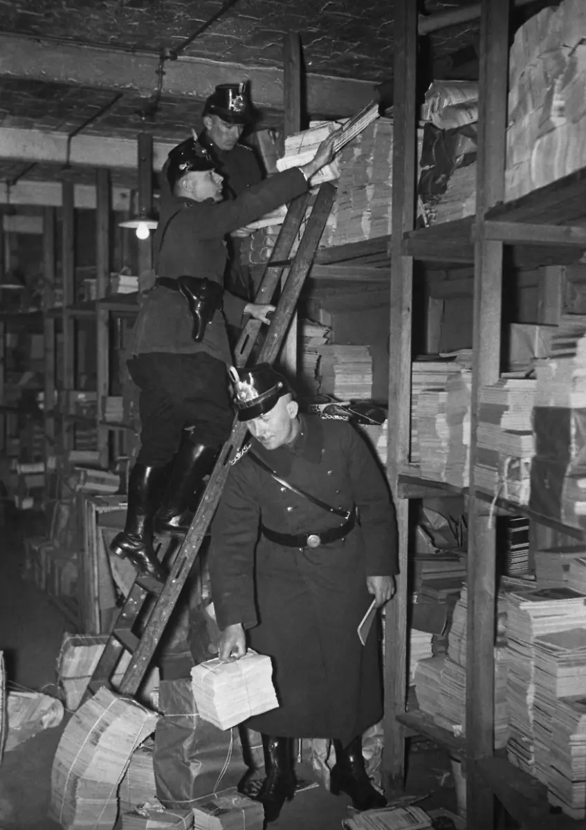 Razzia-d-Polizei-im-Karl-Liebknecht-Hs-28-2-33