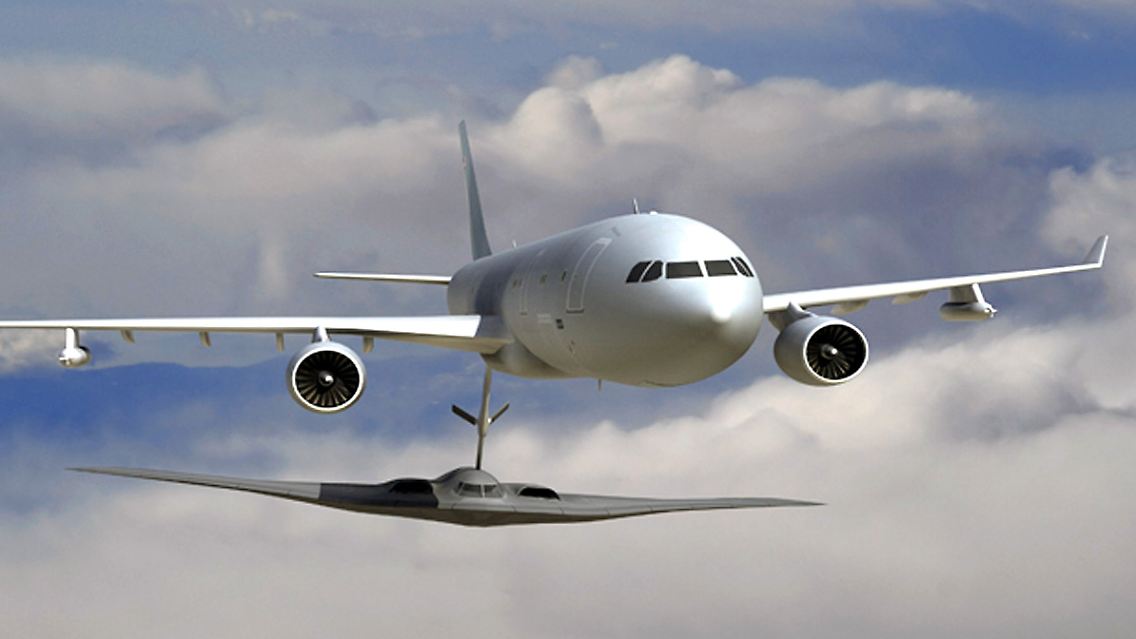Die neuen Tankflugzeuge sollen Kampfflugzeuge und andere Flieger während des Fluges betanken.