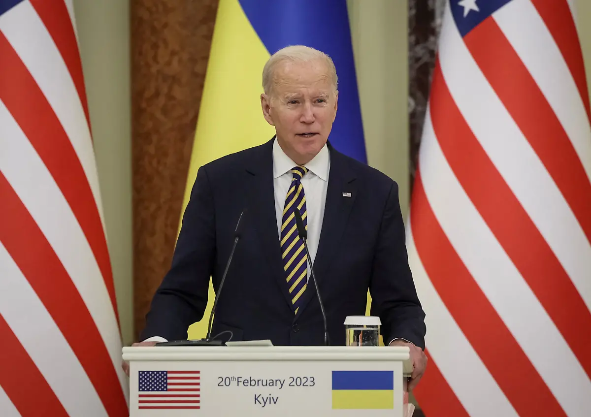 2023-02-20T122647Z-915182754-RC2XEZ9UOGRW-RTRMADP-3-UKRAINE-CRISIS-BIDEN