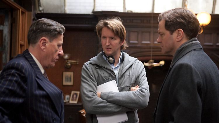 Regisseur Tom Hooper (M.) mit seinen beiden Hauptdarstellern Firth und Rush.