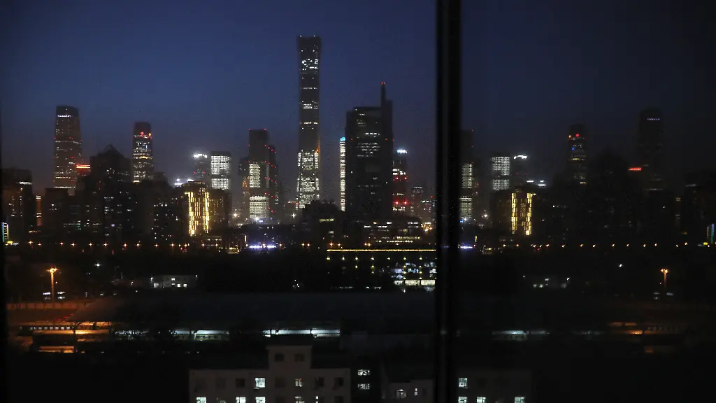 2021-04-16T005118Z-1670932243-RC2OWM903LL1-RTRMADP-3-CHINA-ECONOMY-GDP