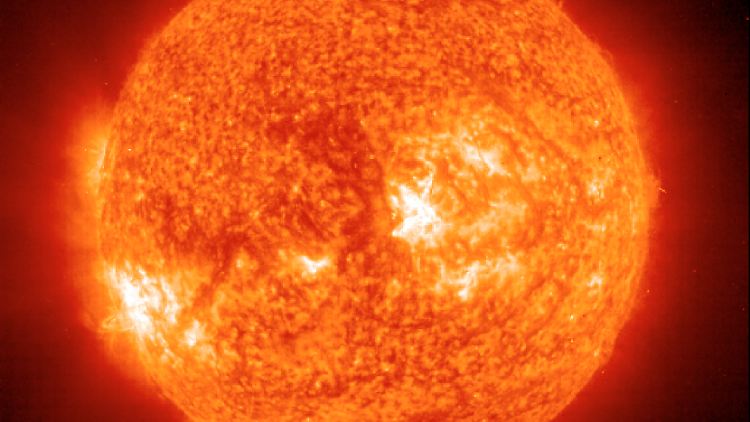 Gut sichtbar sind die Explosionen auf der Sonne, die die NASA-Raumsonde SOHO aufgenommen hat.