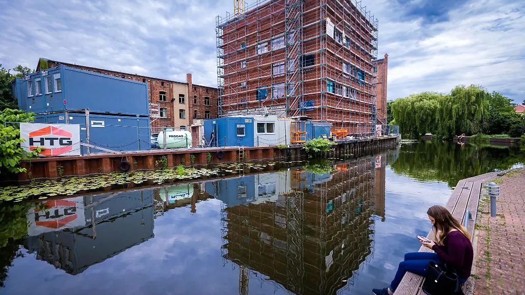 Die-denkmalgeschuetzte-Eldemuehle-in-Parchim-wird-nach-umfassenden-Umbauarbeiten-ab-Mai-neue-Spielstaette-des-Jungen-Staatstheaters