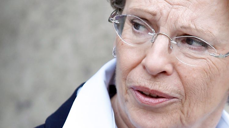 Michèle Alliot-Marie: bald weg vom Fenster?