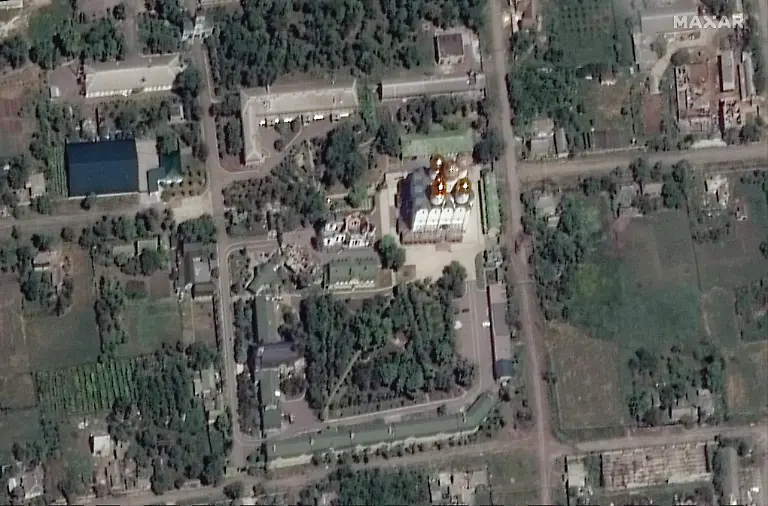 07-small-svyato-uspenskyy-mykolo-vasylivskyy-monastery-mykilske-ukraine-before-intense-shelling-20june2022-wv2
