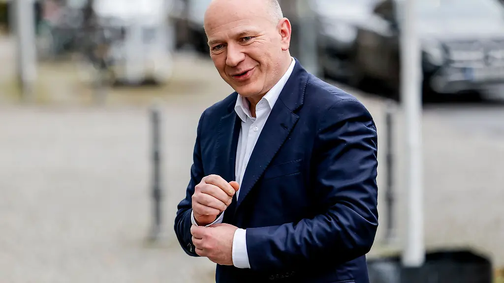 Kai-Wegner-CDU-kommt-am-Tag-nach-der-Wahl-zur-Praesidiumssitzung-der-CDU-im-Konrad-Adenauer-Haus