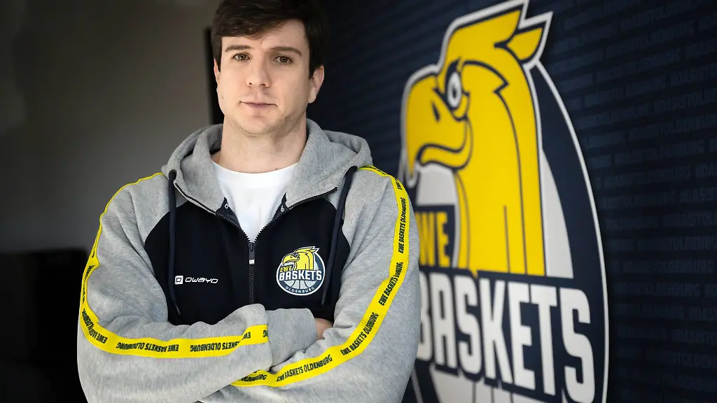 Pedro-Calles-Trainer-der-EWE-Baskets