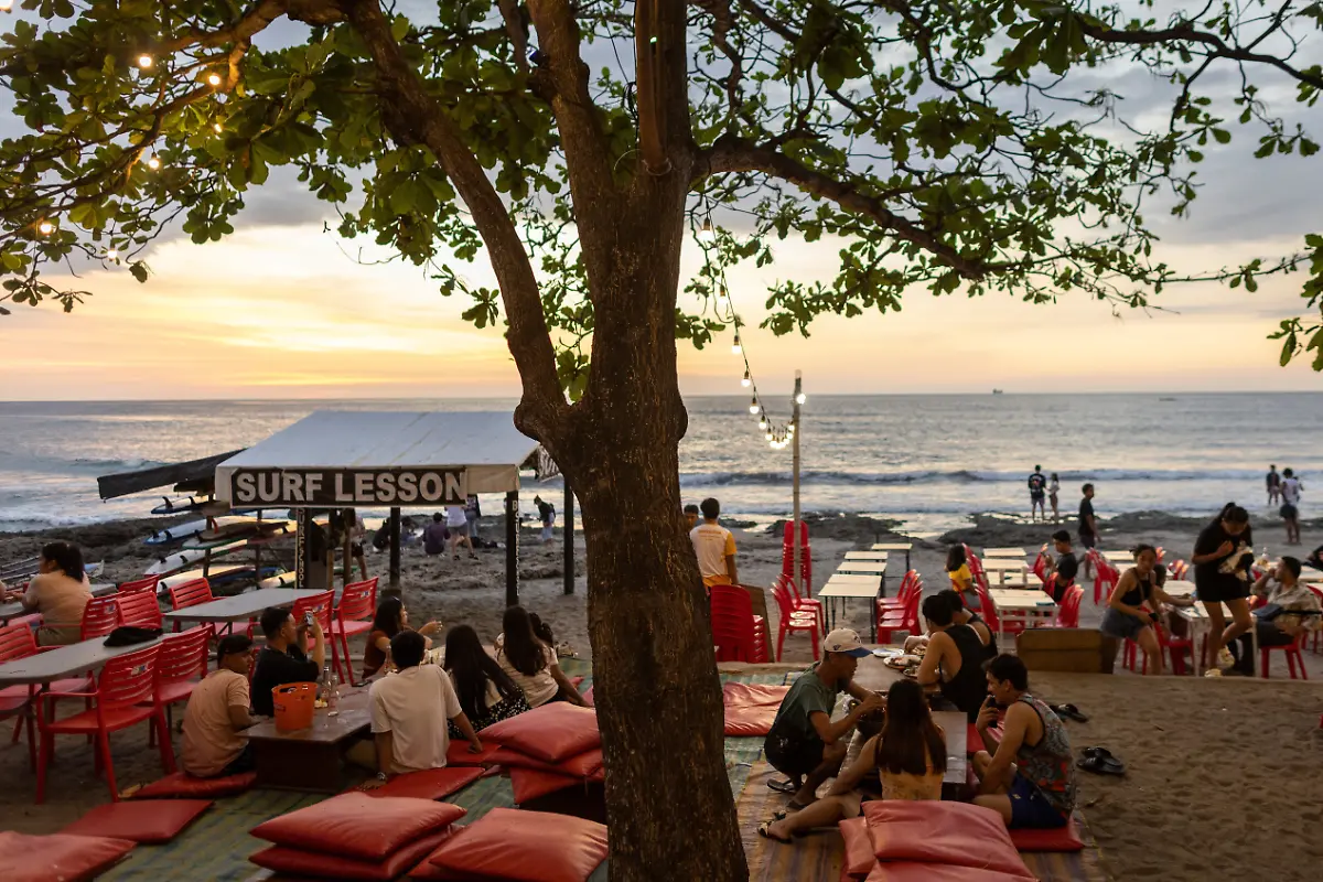 2023-02-06T231228Z-146253501-RC2XOY9DU07D-RTRMADP-3-PHILIPPINES-ENVIRONMENT-TURTLES