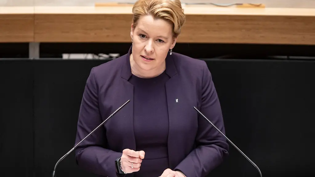 Franziska-Giffey-SPD-Regierende-Buergermeisterin-von-Berlin-spricht