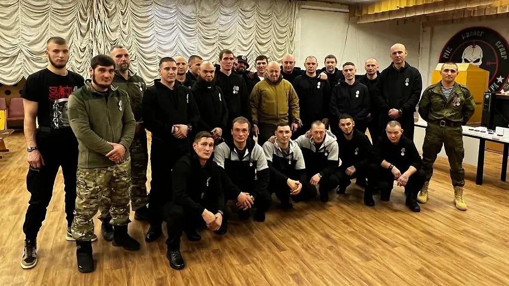 photo-2023-01-04-17-04-27