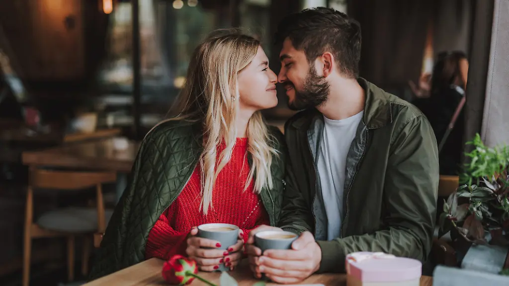 Ein-Parfum-als-Valentinstagsgeschenk-gesucht-Wir-haben-drei-Dufttipps-fuer-sie-und-ihn